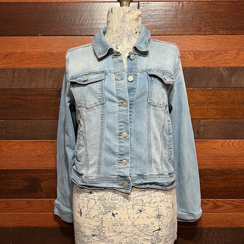 Ci SONO Stretchy Cottony Light Blue Denim Jean Jacket